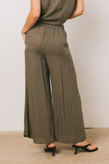 Jaylen Wide-Leg Pants in Olive -