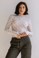 Winnie Floral Crinkle Top in Ivory -