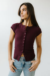 Vestia Button Up Tee in Burgundy -