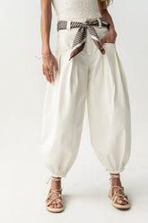 Correy Pants in Off White -